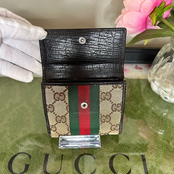 Gucci Beige & Green Wallet – Sleek Compact Bifold, No Sticky Interior - Picture 3 of 13